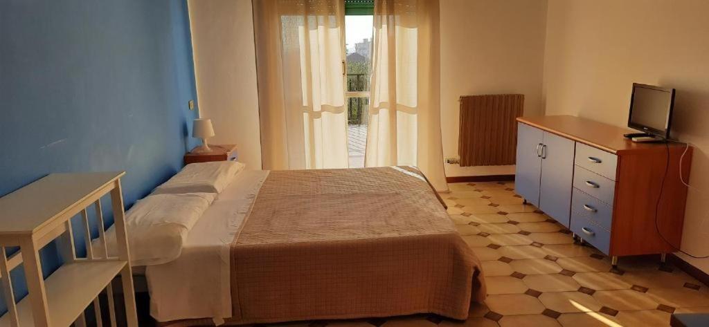 Bike And Breakfast Apartments Pietra Ligure Exterior photo